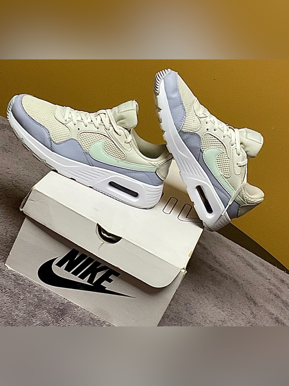 NEWER WOMEN’S (NIKE AIR MAX SC! -PLATINUM TINT GHOST'/
BARELY GREEN!! Size-8